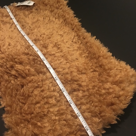 New Tan Faux Fur Infinity Wrap Charlotte Russe - Picture 5 of 8